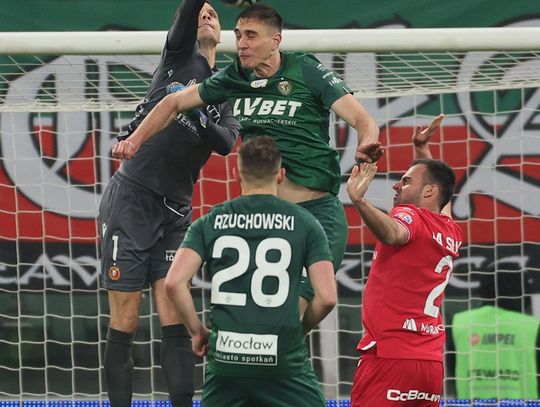 Ekstraklasa piłkarska -Śląsk ponownie liderem, porażka Jagiellonii w Zabrzu