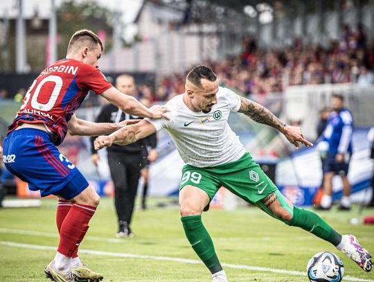 Ekstraklasa piłkarska - wpadka mistrza, śląskie derby na remis