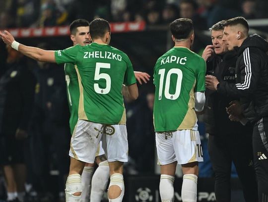 Ekstraklasa - trener Arki: sędzia VAR dostosował się do jakości murawy