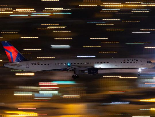 Fajerwerk uderzył w samolot podczas lądowania na chicagowskim Midway