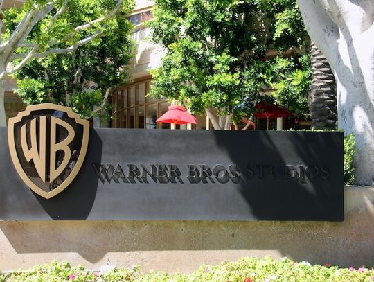 „Financial Times”: Warner Bros. Discovery rozważa sprzedaż części aktywów, w tym TVN