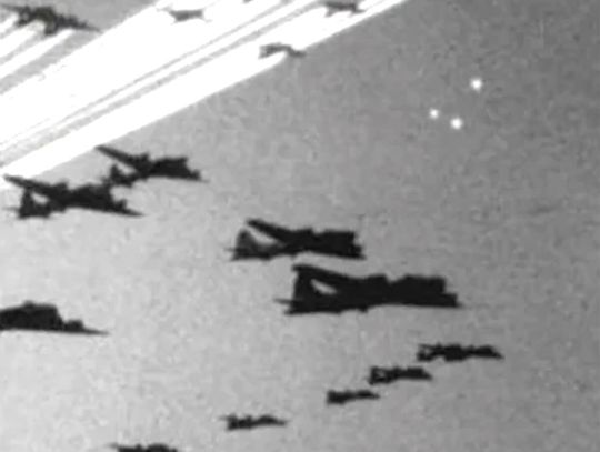 Foo Fighters nad frontem