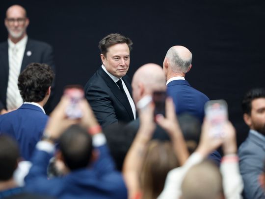 Forbes: Elon Musk pierwszą osobą, której majątek przekroczył 500 mld dolarów
