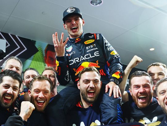 Formuła 1 - Verstappen mistrzem świata po raz czwarty z rzędu