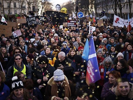 Francja. Druga tura strajku o wiek emerytalny; protesty ogarnęły nawet prowincję