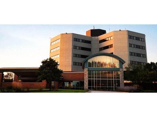 Frank Kryzak pozywa szpital w McHenry za pozostawienie gąbki chirurgicznej w jego ciele