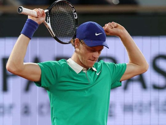 French Open - Sinner po wygranej z Djokovicem rywalem Alcaraza w finale