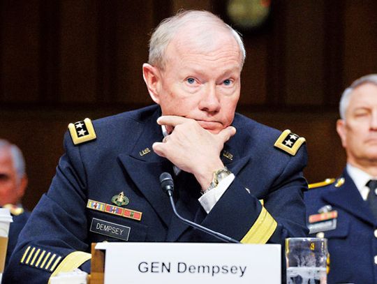 Gen. Dempsey odznaczony polskim Krzyżem Komandorskim