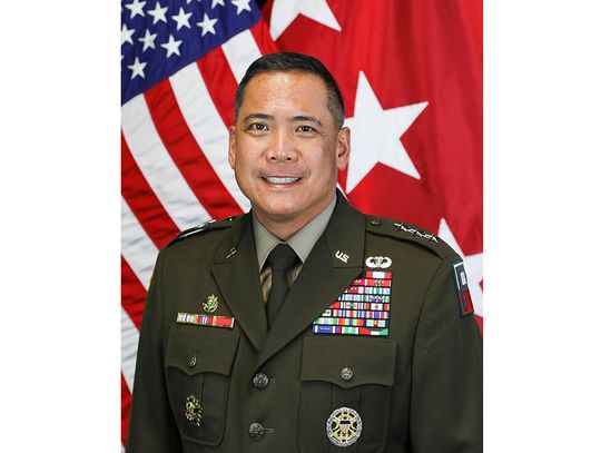 Generał odpowiedzialny za wsparcie Ukrainy zostawił tajne mapy w pociągu w Polsce