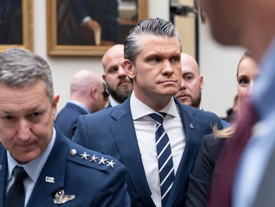 Hegseth broni w Kongresie rekordowego budżetu Pentagonu i strategii wobec Iranu