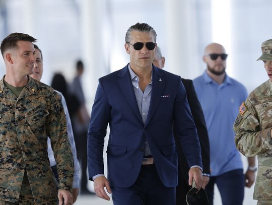 Hegseth: doniesienia o warunkach na lotniskowcu Abraham Lincoln niezgodne z rzeczywistością
