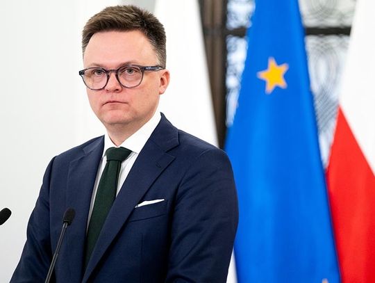 Hołownia: przed domem moich rodziców rozrzucono obornik; to mogli być chuligani, podający się za rolników