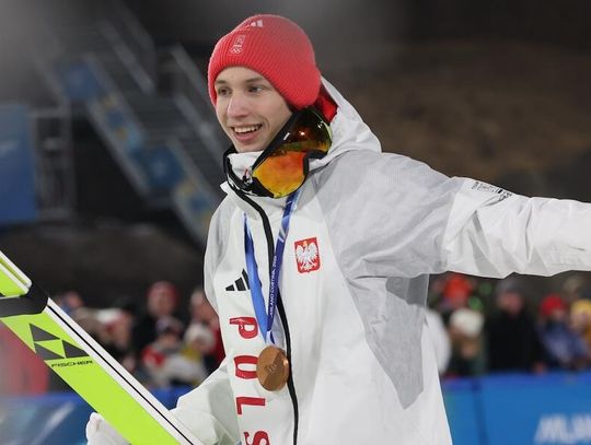Igrzyska 2026: skoki narciarskie - Tomasiak zmęczony, ale szczęśliwy Igrzyska 2026: skoki narciarskie - Tomasiak zmęczony, ale szczęśliwy