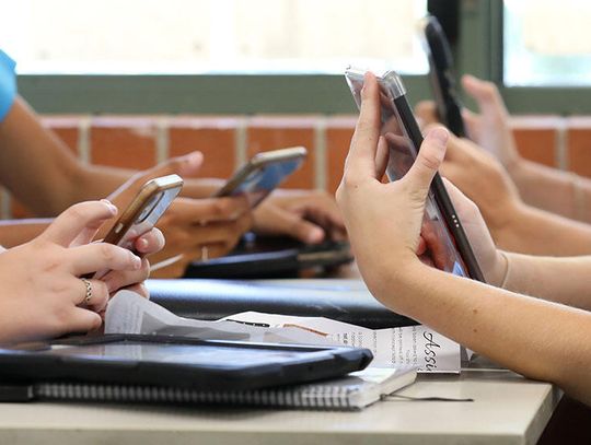Illinois zakaże używania telefonów komórkowych podczas lekcji
