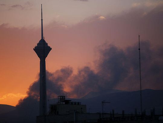Izrael i Iran kontynuują wymianę ataków, Izraelczycy uderzyli w budynek irańskiej telewizji