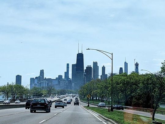 Jadący pod prąd SUV zderzył się z autobusem na Lake Shore Drive, są ofiary