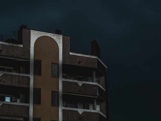 Jak krajowy system e-faktur wpływa na efektywność księgowości?