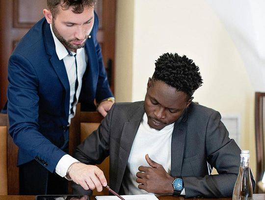 Jakie dokumenty wymagają tłumaczenia przysięgłego w USA? Praktyczny przewodnik dla Polonii Jakie dokumenty wymagają tłumaczenia przysięgłego w USA? Praktyczny przewodnik dla Polonii