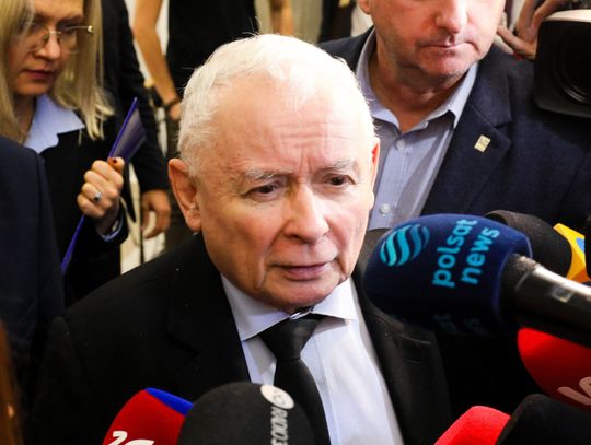 Jarosław Kaczyński: politycy PiS będą w 10-osobowych grupach dyżurowali w TVP