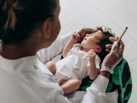 Jesienne bingo, czyli infekcje dzieci: jak zadbać o zdrowie najmłodszych?