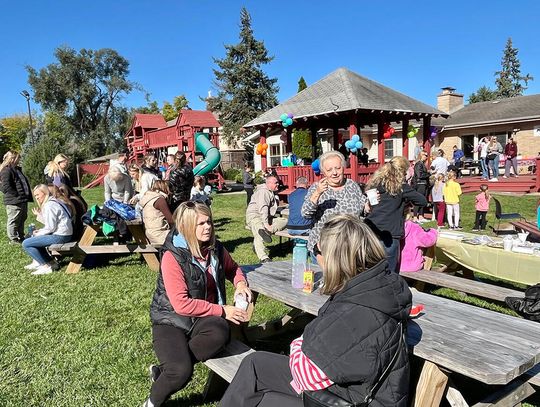 Jesienny piknik Polskiej Szkoły Czesława Miłosza pełen radości i wspólnej zabawy