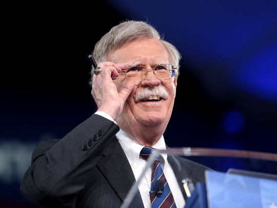John Bolton oskarżony o nielegalne udostępnianie informacji niejawnych