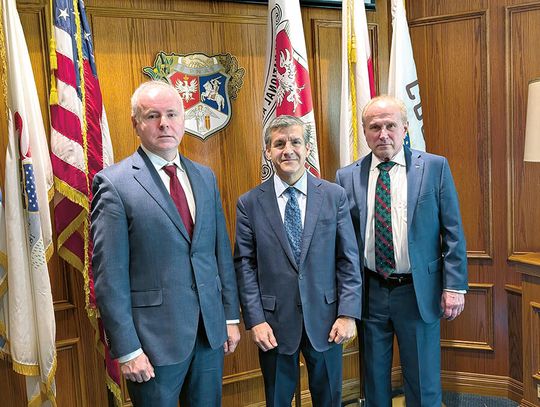 Kandydat na gubernatora Ted Dabrowski spotkał się z przedstawicielami Polonii w siedzibie ZNP-PNA Kandydat na gubernatora Ted Dabrowski spotkał się z przedstawicielami Polonii w siedzibie ZNP-PNA