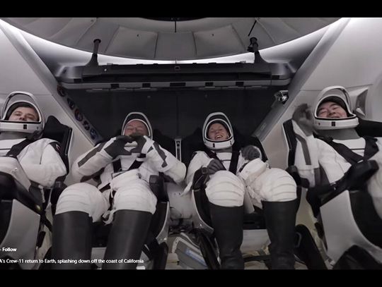 Kapsuła z chorym astronautą bezpiecznie wróciła na Ziemię