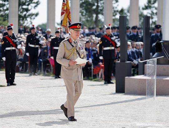 Karol III podczas obchodów D-Day: jesteśmy ich wiecznymi dłużnikami