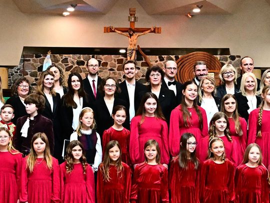 Kolędy z PaSO w St. John Brebeuf: muzyczna radość pokoleń Kolędy z PaSO w St. John Brebeuf: muzyczna radość pokoleń