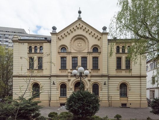 Kolejne głosy potępienia po próbie podpalenia Synagogi Nożyków w Warszawie