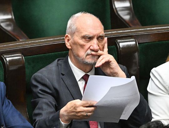 Komisja regulaminowa zarekomendowała uchylenie immunitetu posłowi Macierewiczowi\
