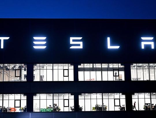 Koncern Tesla zwolnił pracowników za zakładanie związku zawodowego