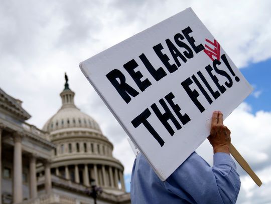 Kongres upublicznił część dokumentów w sprawie przestępstw seksualnych Epsteina