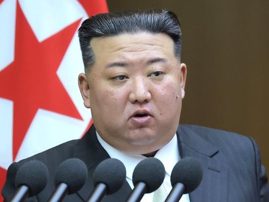 Korea Północna. Media: Kim dostał samochód w prezencie od Putina