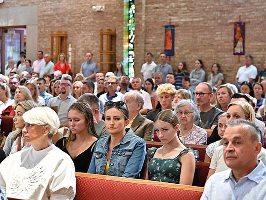 Kościół miejscem spotkania: duchowe i praktyczne wsparcie dla imigrantów z Chicago i okolic