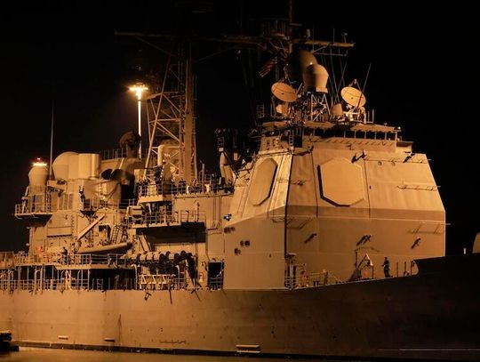 Krążownik USS Lake Erie przepłynął przez Kanał Panamski i kieruje się w stronę Karaibów