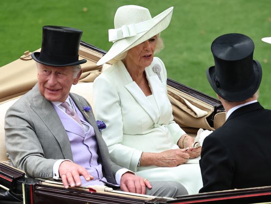 Król Karol III jako pierwszy monarcha ujawnił, ile zapłacił podatków