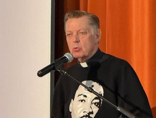 Ksiądz Michael Pfleger zaprzecza nowym oskarżeniom o molestowanie