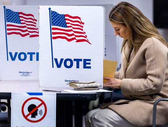 Kto zastąpi Dicka Durbina? Kilkunastu kandydatów obu partii walczy o fotel senatora z Illinois