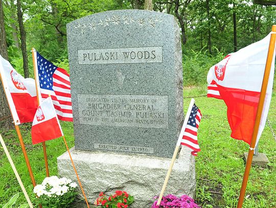 Kto zbudował monument gen. Pułaskiego? Pomóż rozwiązać historyczną zagadkę