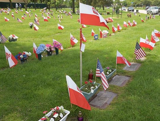 Ku pamięci tych, którzy rozsławiali chwałę polskiego oręża i złożyli życie na ołtarzu wolności