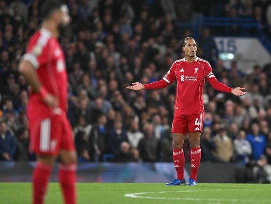 Liga angielska - zła seria Liverpoolu, Arsenal liderem