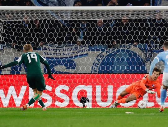 Liga Europy - zmarnowany karny Świderskiego, jeden zespół z kompletem punktów (wyniki, tabela)