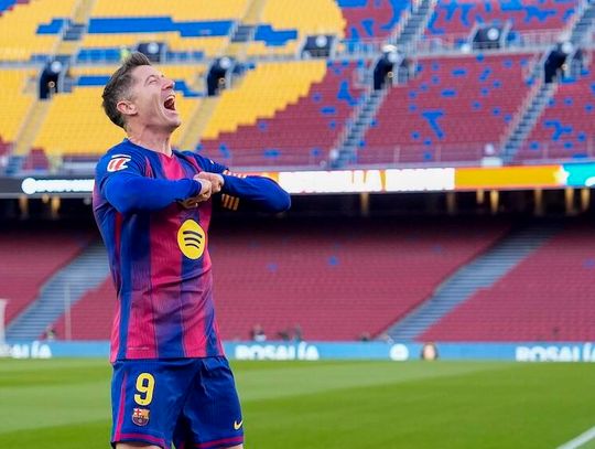 Liga hiszpańska - historyczny gol Lewandowskiego, wygrana „Barcy” po powrocie na Camp Nou Liga hiszpańska - historyczny gol Lewandowskiego, wygrana „Barcy” po powrocie na Camp Nou