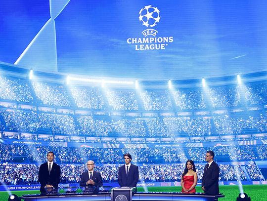 Liga Mistrzów: Barcelona z broniącym trofeum PSG w fazie ligowej