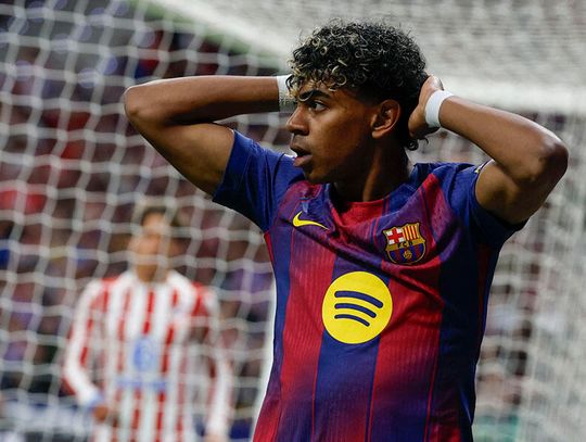 Liga Mistrzów - trener Flick wspiera Yamala w obliczu krytyki