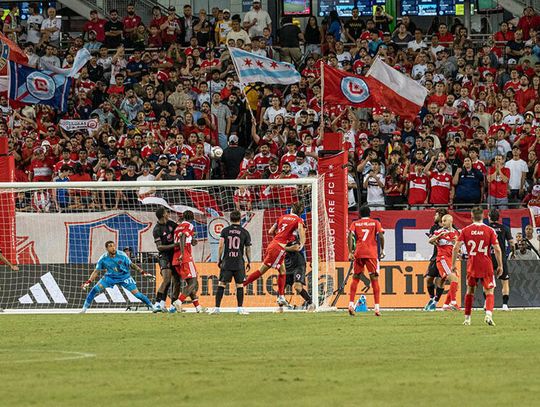 Liga MLS - rekordowa frekwencja i rzesza polskich kibiców na meczu Lewandowskiego z Messim