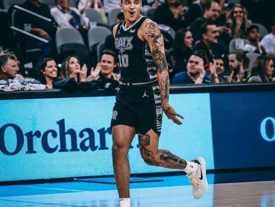 Liga NBA - 16 punktów Sochana, 14. zwycięstwo Spurs