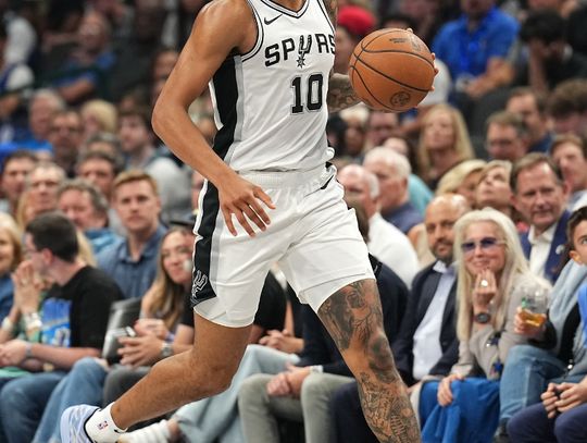 Liga NBA - double-double Sochana, pierwsze zwycięstwo Spurs